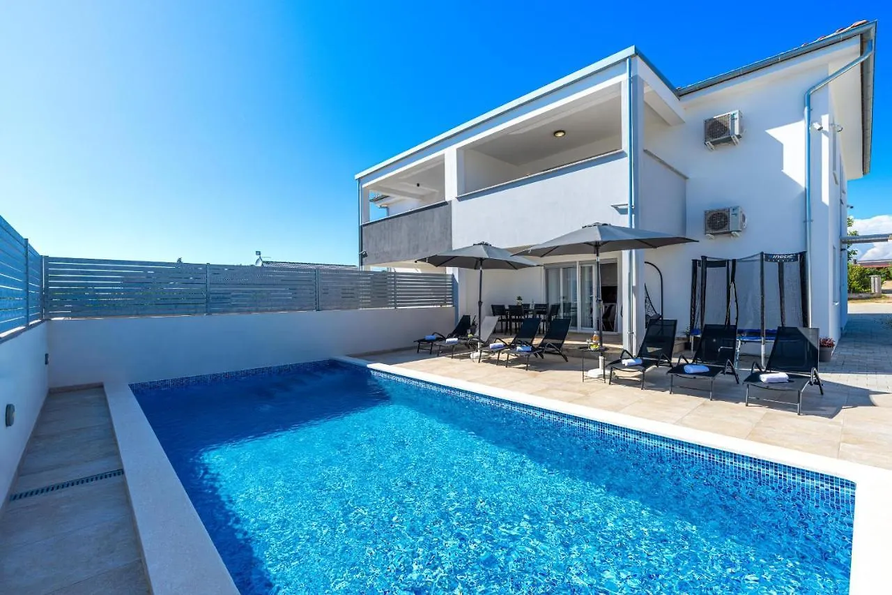 Villa Ema And Ana Pula